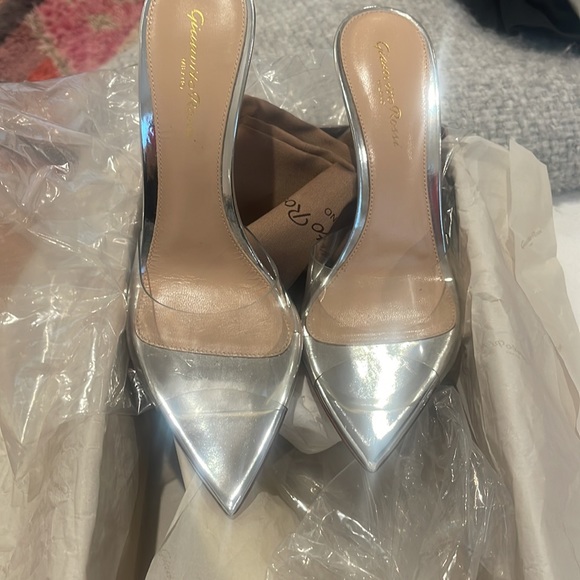 Gianvito Rossi NWT size 37 Elle Mule 85 stiletto in silver. These are in store! - Picture 8 of 8